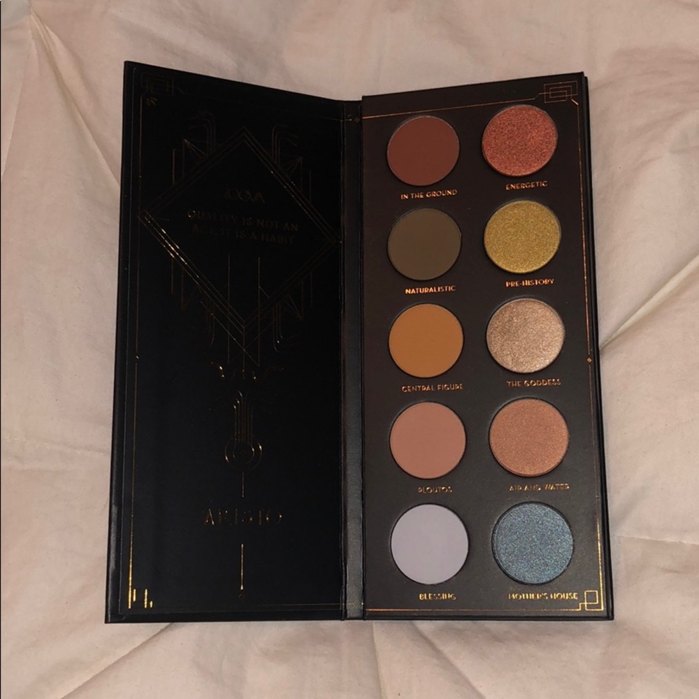 Brand new Zoeva Aristo eyeshadow pallete